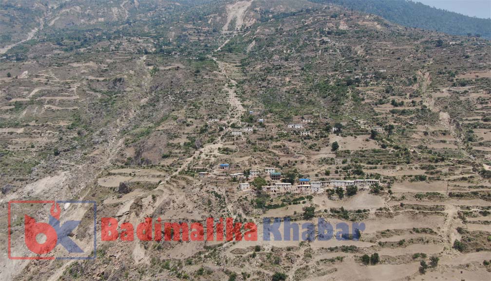 मुक्तिकोटको माझँगाउ पहिरोले गाउँ नै चिराचिरा, ५१ परिवार उच्च जोखिममा