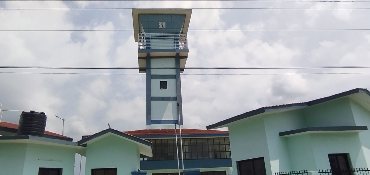 नगरपालिकाको बेवास्ताका कारण दुई वर्षदेखि अलपत्र टीकापुरको घण्टाघर