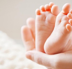 आइफोन किन्न आमा–बाबुले बेचे ८ महिनाको बच्चा