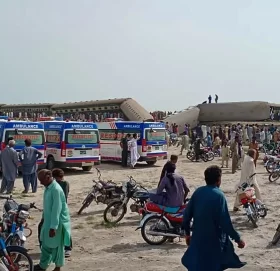 पाकिस्तान रेल दुर्घटना : मृतकको सङ्ख्या ३० पुग्यो