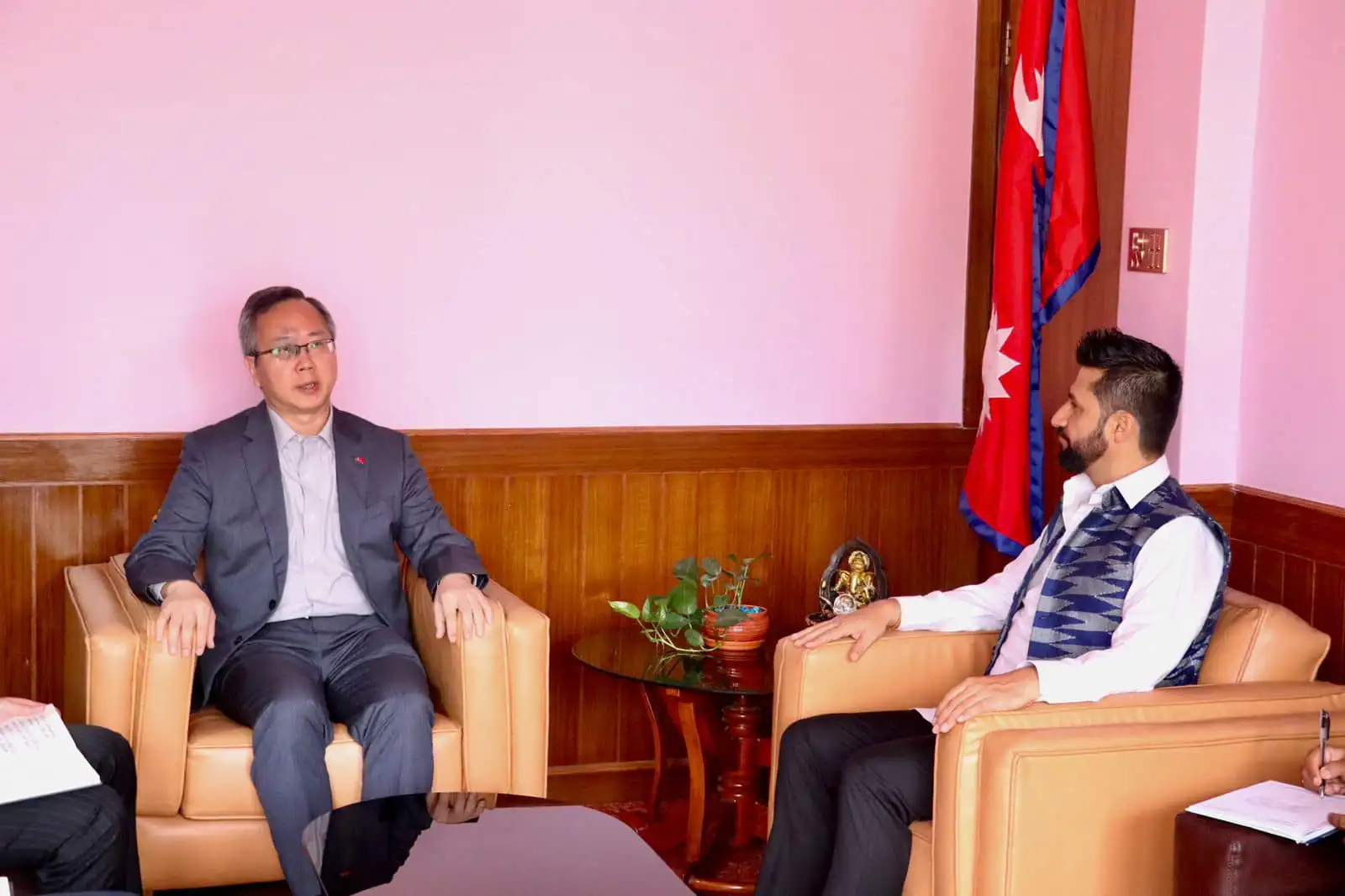 रवि लामिछाने र चिनियाँ राजदूत सोङ्बीच भेटवार्ता