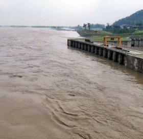 कर्णाली नदी बस्तीमा पस्ने जोखिम, उच्च सतर्कता अपनाउन आग्रह