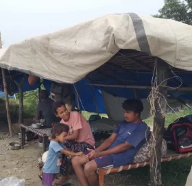 कैलालीमा बाढी : नौ सय बढी परिवारको बास सडकमा