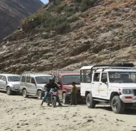 कर्णाली राजमार्गको गगने खोलामा पुनः पहिरो, यातायात अवरुद्ध