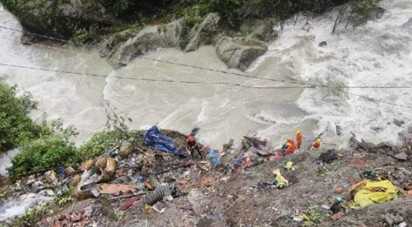 उत्तराखण्ड पहिरो अपडेट : बेपत्ता खोज्न कुकुर परिचालन