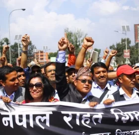 संघीय शिक्षा ऐनको विरुद्धमा सडक आन्दोलन गर्ने राहत शिक्षकहरूको घोषणा