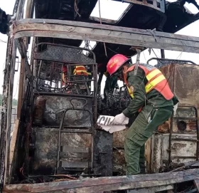 पाकिस्तानमा यात्रुवाहक बसमा आगो लाग्दा २० जनाको मृत्यु