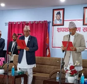 कोशीमा मुख्यमन्त्रीसँगै तीन मन्त्रीले लिए सपथ