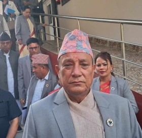 कोशीमा कांग्रेस संसदीय दलको नेताबाट थापाको राजीनामा