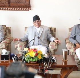 नेपाल र चीनबीचका सबै नाका खोल्ने सहमति भएको छ : प्रधामन्त्री दाहाल