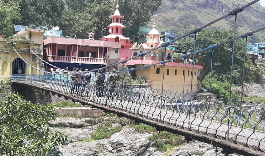 नेपाल–भारतको झुलाघाट नाका बन्द