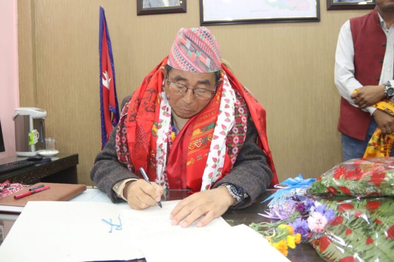 शिक्षकसँगको सहमति कार्यान्वयन मेरो हातमा छैनः शिक्षामन्त्री राई