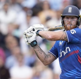 स्टोक्सले बनाए कीर्तिमानी १८२ रन, इंग्ल्याण्ड १८१ रनले विजयी