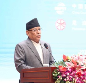 बेइजिङमा प्रचण्ड- नेपाललाई गरिब रहिरहने छुट छैन, विदेशी लगानी मार्फत धनी बन्न चाहन्छौं