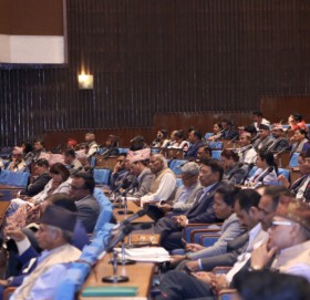 विश्वविद्यालयमा तालबन्दी संस्कृति अन्त्य गर्न सांसदहरुको माग