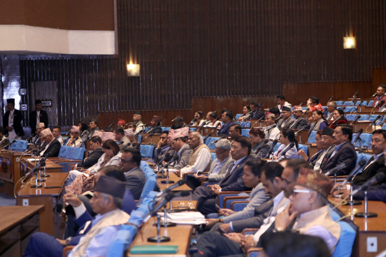 विश्वविद्यालयमा तालबन्दी संस्कृति अन्त्य गर्न सांसदहरुको माग