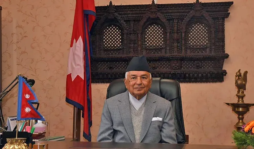 राष्ट्रपतिले प्रधानमन्त्री‍, मन्त्री र राजनीतिक दलसँग छलफल गर्दै