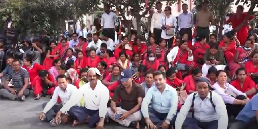 काठमाडौँमा राहत शिक्षकहरूकाे आन्दोलन जारी