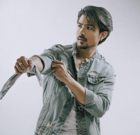 पक्राउ परेका नायक अनमोल केसी अस्पताल भर्ना, भोलि म्याद थपिने