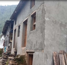 गाैमुल गाउँपालिकाको दडीपाटा गाउँमा खानेपानीको अभाव