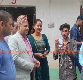 बडिमालिका नगरपालिकाद्धारा २ सय बिपन्नको स्वास्थ्य बिमा