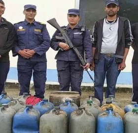 सदरमुकाम मार्तडीमा १ सय ८८ लिटर घरेलु मदिरा बरामद गरि नष्ट