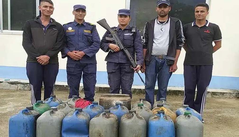 सदरमुकाम मार्तडीमा १ सय ८८ लिटर घरेलु मदिरा बरामद गरि नष्ट