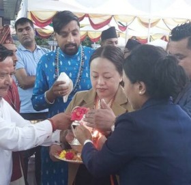 भाट भटेनीको बिर्तामोड शाखा सञ्चालनमा, अध्यक्ष गुरुङले गरे उद्घाटन