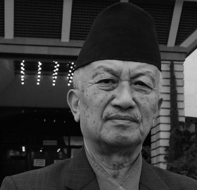 बुवा म आइसकेँ, मलाई अन्तिमपटक पर्खिरहनुस् है !