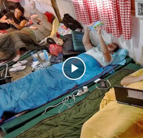 अल्छीका लागि गज्जबको प्रतियोगिता : २० दिनसम्म सुतेरै बस्दा डेढ लाख पुरस्कार