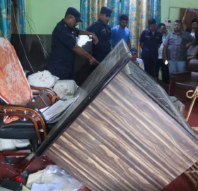 सुदूरपश्चिम विश्वविद्यालयको परिक्षा नियन्त्रकको कार्यालयमा तोडफोड