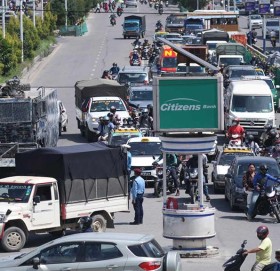 शिक्षकको आन्दोलनका कारण उपत्यकाको ट्राफिक व्यवस्था अस्तव्यस्त