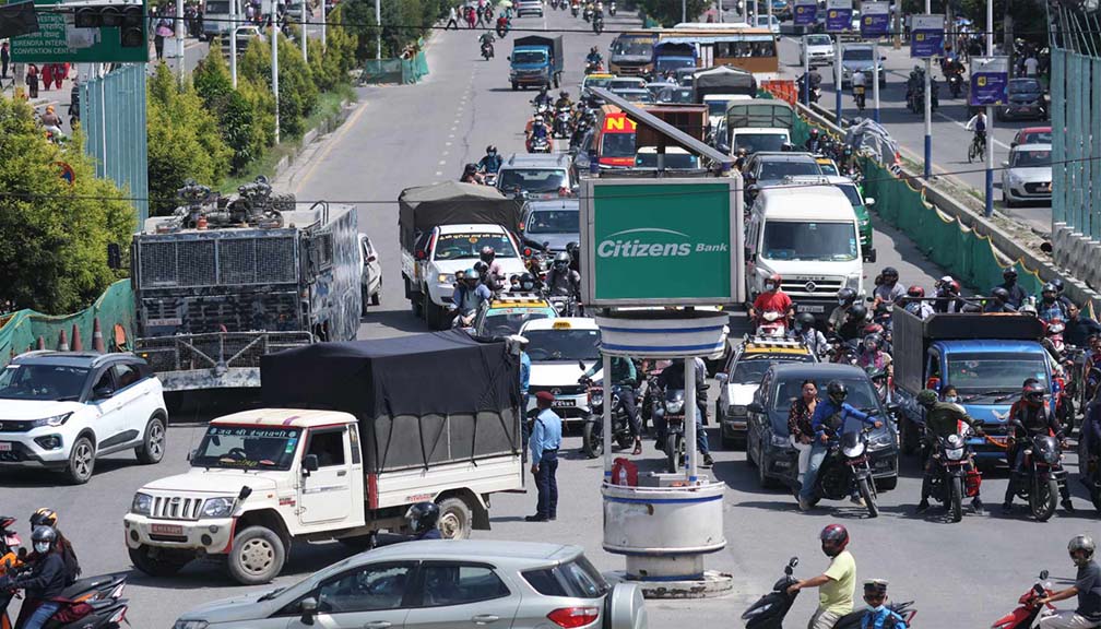 शिक्षकको आन्दोलनका कारण उपत्यकाको ट्राफिक व्यवस्था अस्तव्यस्त