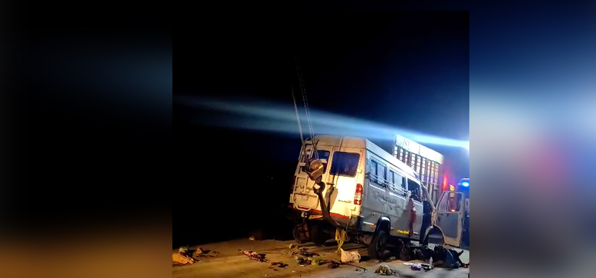 भारतमा तीव्र गतिको मिनिबस दुर्घटना हुँदा १२ जनाको मृत्यु