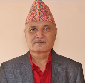 बझाङका सांसद जाेशीले भने : हेलिकप्टर चढेर नेता आउँछन्, राहत आउँदैन