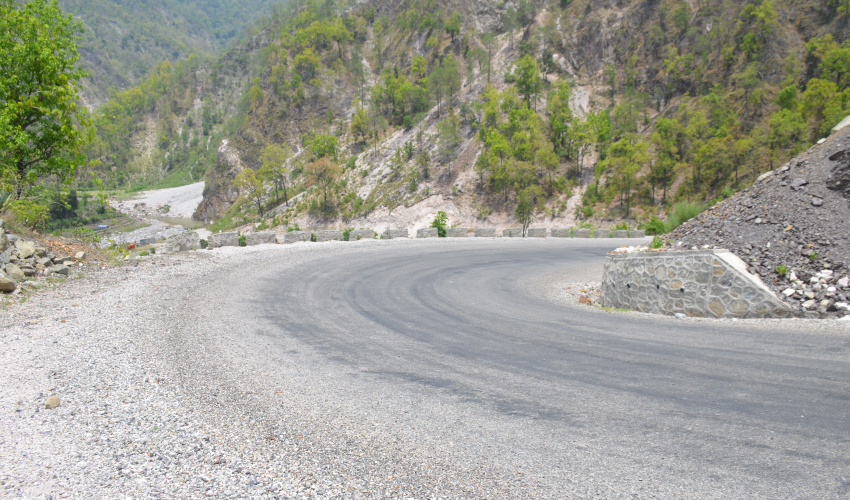 सहजपुर–विपीनगर–बोगटान सडकको थप २४ किलोमिटर कालोपत्र हुँदै