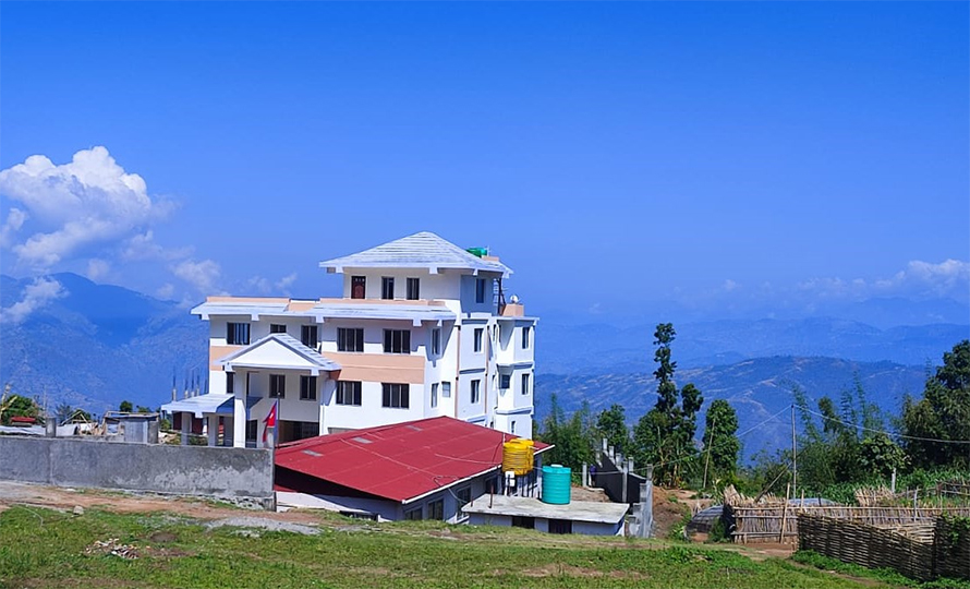 दशैंको मुखमा प्रमुख प्रशासकीय अधिकृत घर हिँडेपछि…