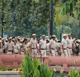 भारतीय पत्रकारहरुको घरमा दिल्ली प्रहरीको छापा