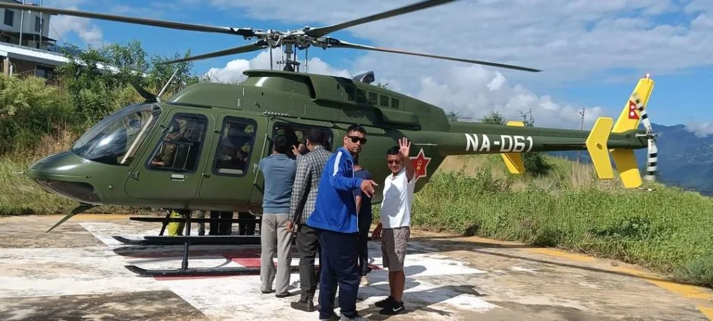 माओवादी सचिव आचार्य अस्वस्थ, अछामबाट हेलिकप्टरमा नेपालगन्ज लगियाे