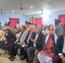 कार्कीलाई समर्थन गरेका ४७ सांसद पुगे प्रदेश प्रमुखको कार्यालय