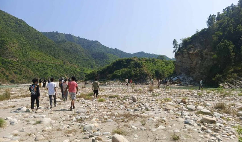 डोटीको सेती नदीमा डुबेर दुई बालबालिका बेपत्ता