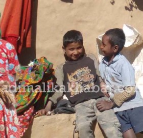 श्रीमानको मृत्युपछि बाजुराको खप्तड छेडेदहकी नराको परिवार बिचल्लीमा