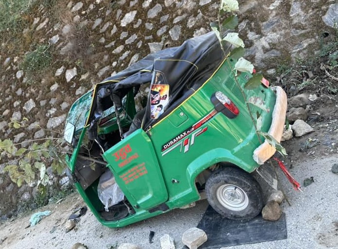 बाजुराकाे सदरमुकाम मार्तडीमा अटो दुर्घटना, ५ जना घाइते