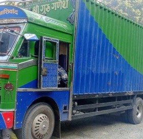 रुकुम पश्चिममा सशस्त्रले पठायो १० हजार ७०० टेन्टसहितका कन्टेनर