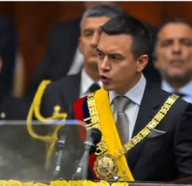 इक्वेडरको नयाँ राष्ट्रपतिको रूपमा ड्यानियल नोबोवाद्वारा सपथ ग्रहण