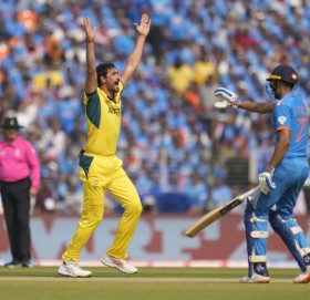 विश्वकप जित्न भारतले दियो अस्ट्रेलियालाई २४१ रनको लक्ष्य