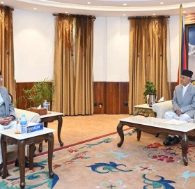 दुबई उड्नु अघि राष्ट्रपति पौडेलसँग प्रधानमन्त्रीकाे भेटवार्ता