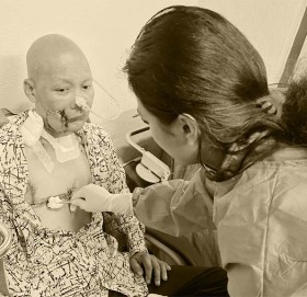 आर्थिक अभाबमा अछामका क्यान्सर पिडित मिन