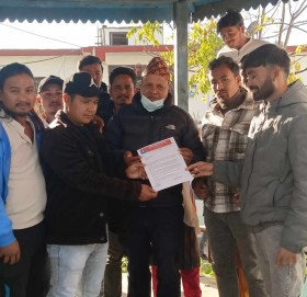 युवा संघ  बाजुराद्धाराले बुझायो प्रशासन कार्यालय बाजुरामा ध्यानाकर्षण पत्र