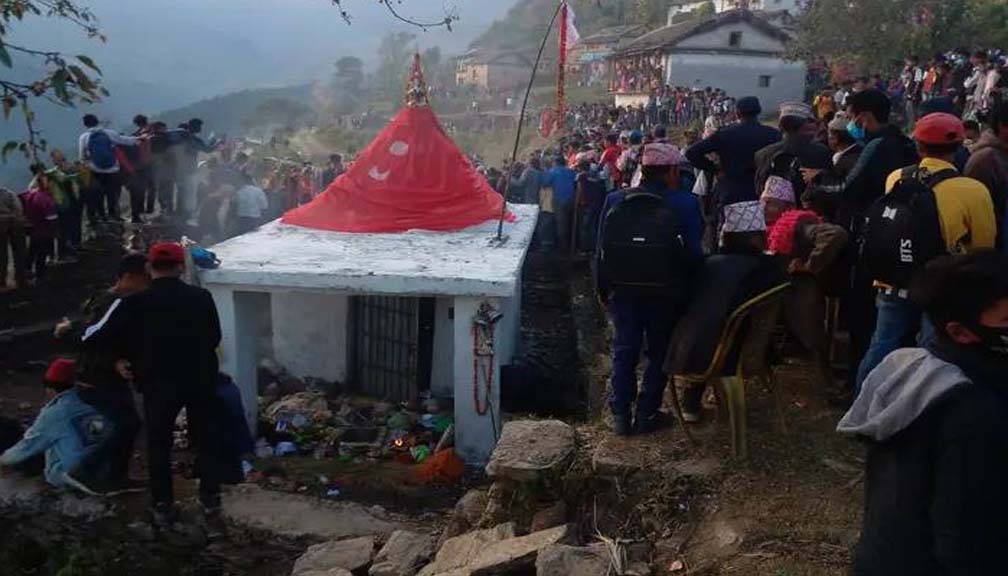 बाजुराको खप्तड छेडेदह २ गाज्रामा भोलि दशैंमेला लाग्दै